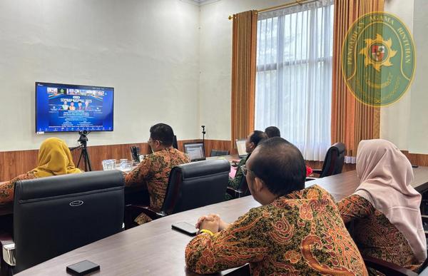 110 PENGADILAN AGAMA BINTUHAN IKUTI SEMINAR NASIONAL2