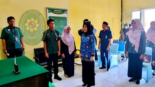 12. SERATUS PERSEN KETUA PA BINTUHAN LAKSANAKAN PENGAMBILAN SUMPAH PNS 1