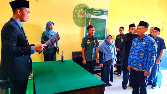 16 LAGI KETUA PA BINTUHAN LANTIK DAN SUMPAH PNS 
