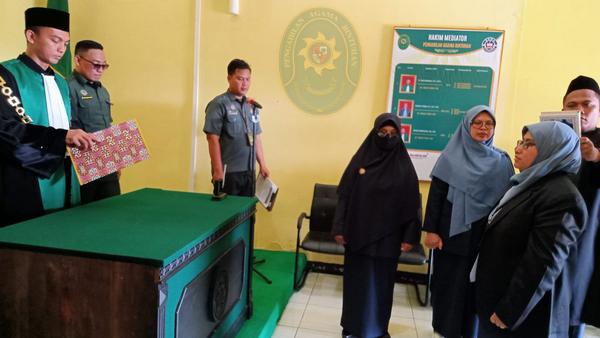 24 KETUA PENGADILAN AGAMA BINTUHAN LANTIK PANITERA MUDA HUKUM
