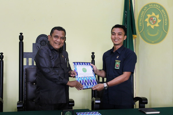 48 PEMBINAAN DAN PEMANTAUAN PTA BENGKULU DI PA BINTUHAN KETUA BERHARAP