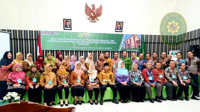 6. RAPAT KERJA DAERAH PENGADILAN TINGGI AGAMA BENGKULU DAN PENGADILAN AGAMA SEWILYAH PENGADILAN TINGGI AGAMA BENGKULU TAHUN 20231